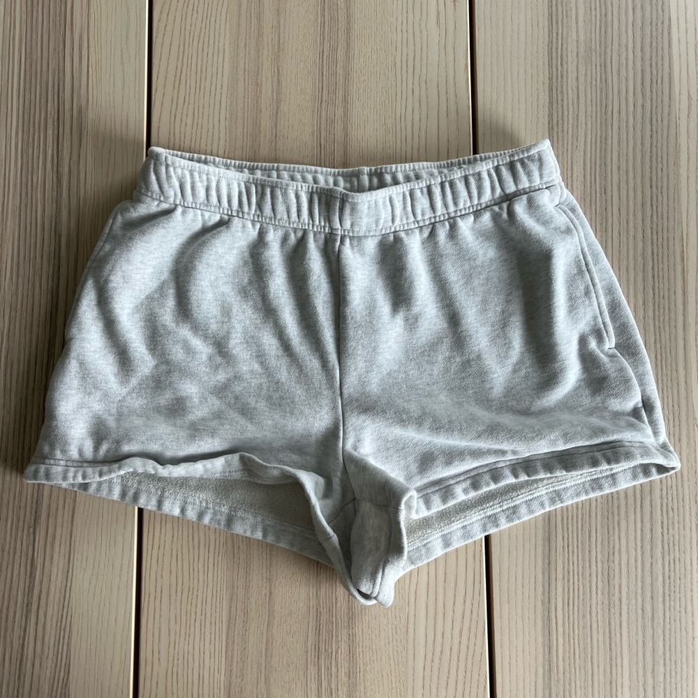 TNA cozy fleece boyfriend shorts 3”